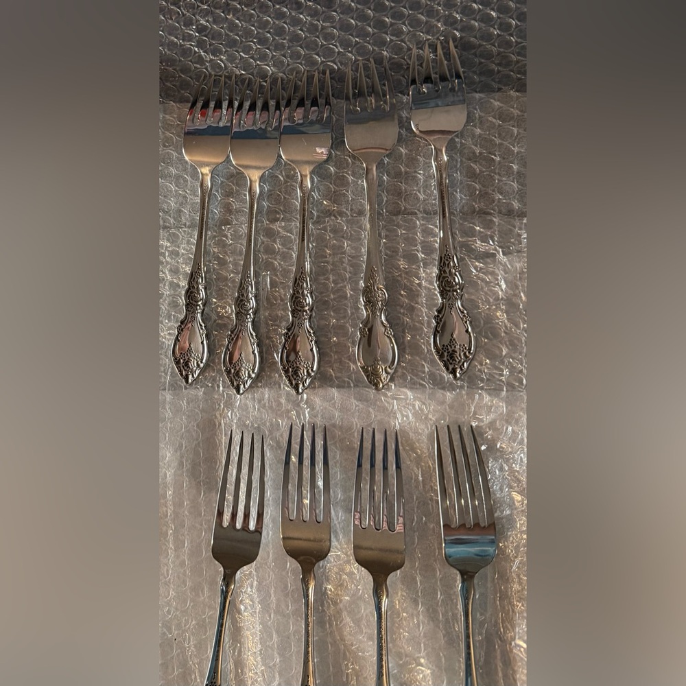 Oneida Wordsworth Rose Stainless Flatware USA Silverware Forks, Knives 26 Pcs - Picture 14 of 16